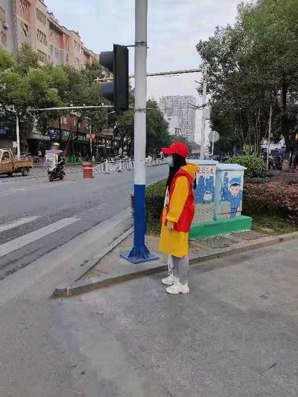 县人社局组织公益执勤活动